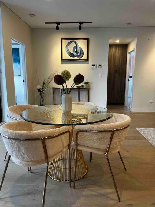 Luxury 3 Bedroom Apartment In Ryde Sydney Eksteriør billede